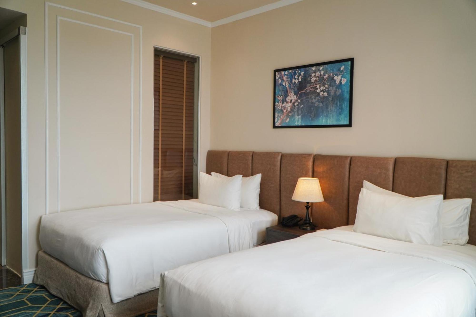 La Vela Hue Hotel Exterior photo Deluxe Room